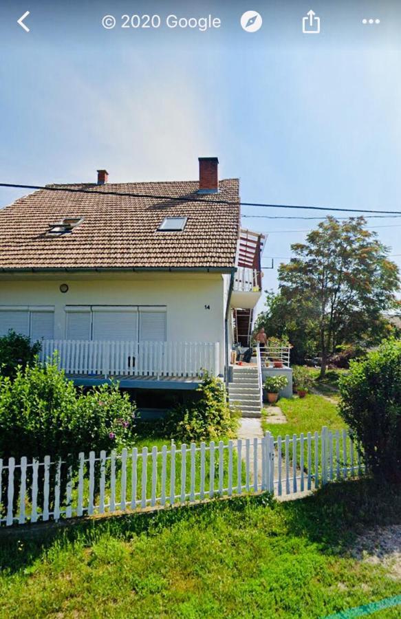 Lelle -Kert Apartman 03 Balatonlelle Exterior foto